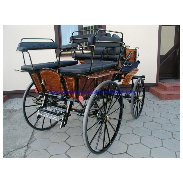 voiture hippomobile wagonnette pour atteler des chevaux