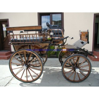 véhicule voiture hippomobile wagonnette attelage chevaux