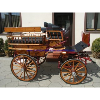 véhicule voiture hippomobile wagonnette attelage chevaux