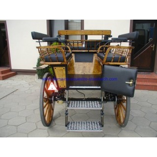 véhicule voiture hippomobile wagonnette attelage chevaux