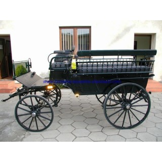 voiture hippomobile wagonnette pour atteler des chevaux