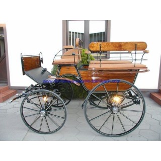 voiture hippomobile wagonnette linnzer pour atteler des chevaux
