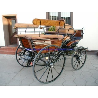 voiture hippomobile wagonnette linnzer pour atteler des chevaux