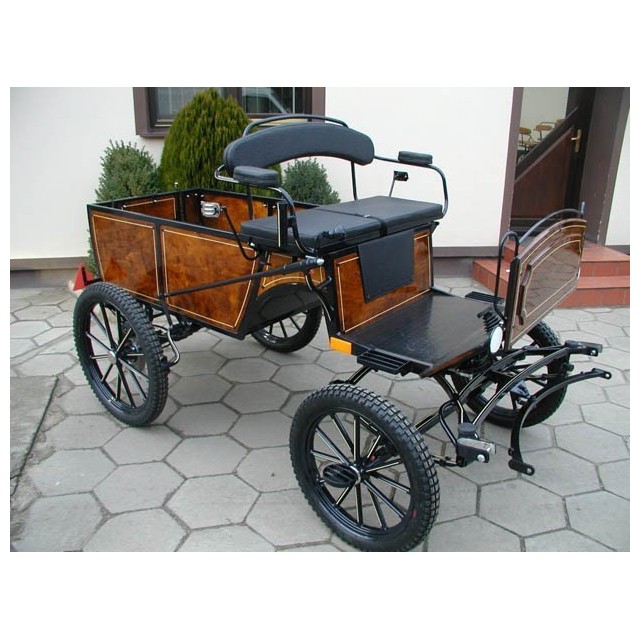 wagonnette hippomobile utilitaire pour atteler des chevaux