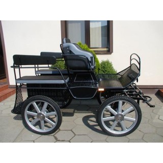 voiture attelage hippomobile marathon loisir avec roue  pneumatique