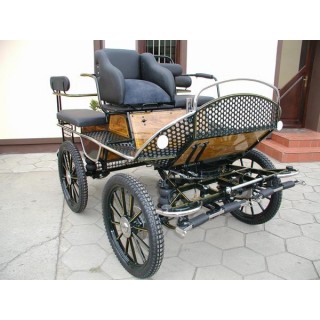 voiture training hippomobile