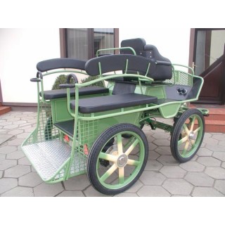 voiture attelage chevaux ou anes