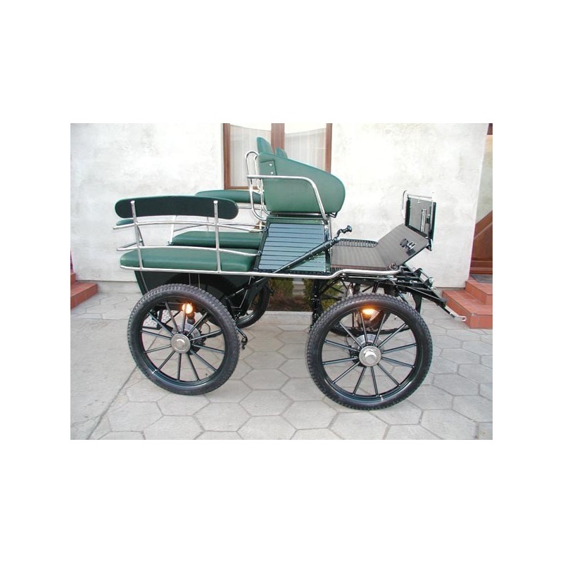 voiture hippomobile wagonnette pour atteler des chevaux