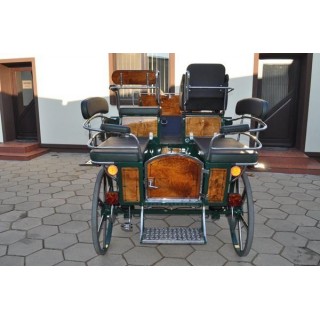 voiture hippomobile wagonnette pour atteler des chevaux