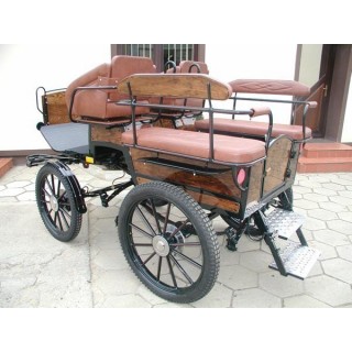 voiture hippomobile wagonnette pour atteler des chevaux