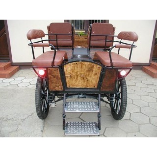 voiture hippomobile wagonnette pour atteler des chevaux