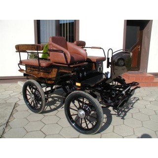 voiture hippomobile wagonnette pour atteler des chevaux