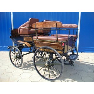 voiture hippomobile wagonnette pour atteler des chevaux