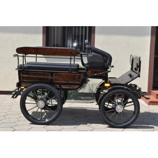 voiture hippomobile wagonnette pour atteler des chevaux