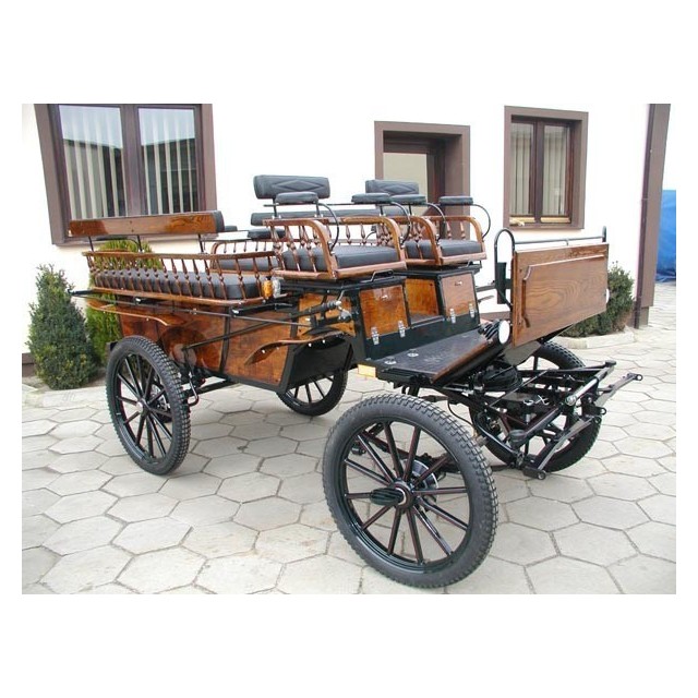voiture hippomobile wagonnette pour atteler des chevaux