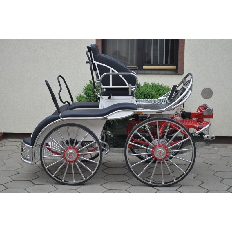 Voiture hippomobile marathon pour 4 chevaux attelage